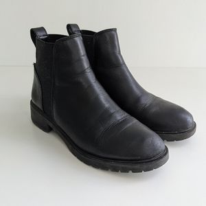 Steve Madden Urmi Chelsea Boots 6.5
